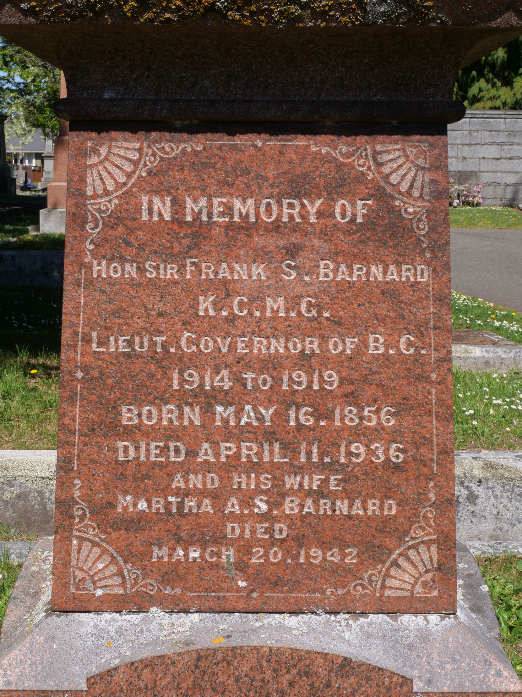 The inscription on the grave of Sir Frank Stilman Barnard in Ross Bay Cemetery, Victoria, B.C. [photo: Vancouver & Quadra Lodge No. 2 Historian]