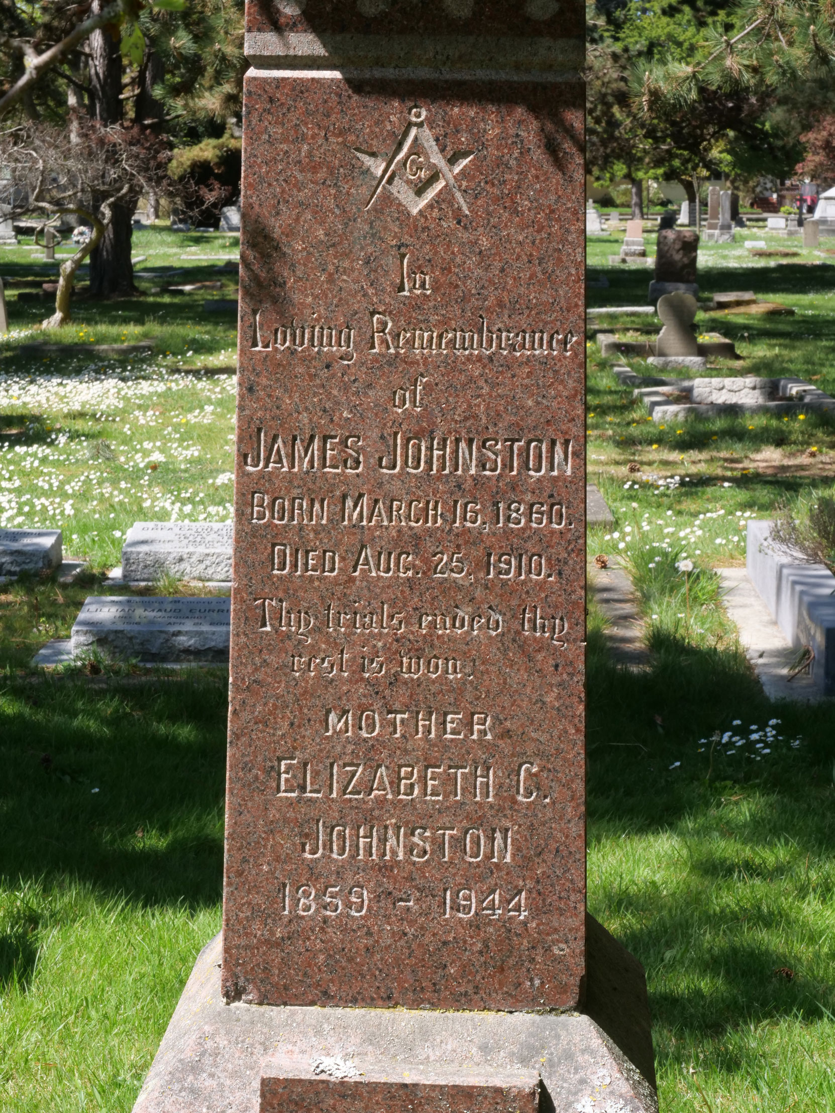 Inscription on the grave of James Johnston (1860-1910), Ross Bay Cemetery, Victoria, B.C, [photo: Vancouver & Quadra Lodge No. 2 Historian]