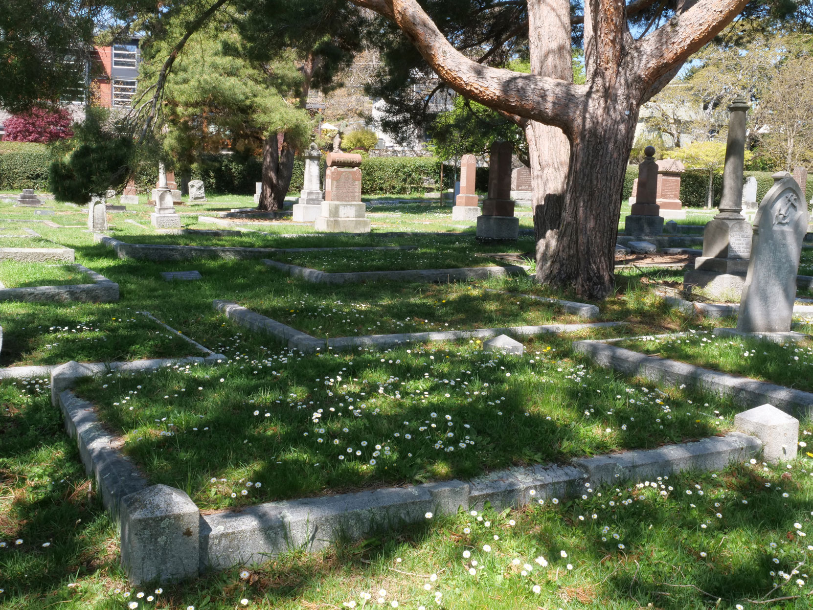 The grave of Angus McKeown (1849-1935) in Ross Bay Cemetery, Victoria, B.C. He was Grand Master of B.C. in 1890. [photo: Vancouver & Quadra Lodge No. 2 Historian]