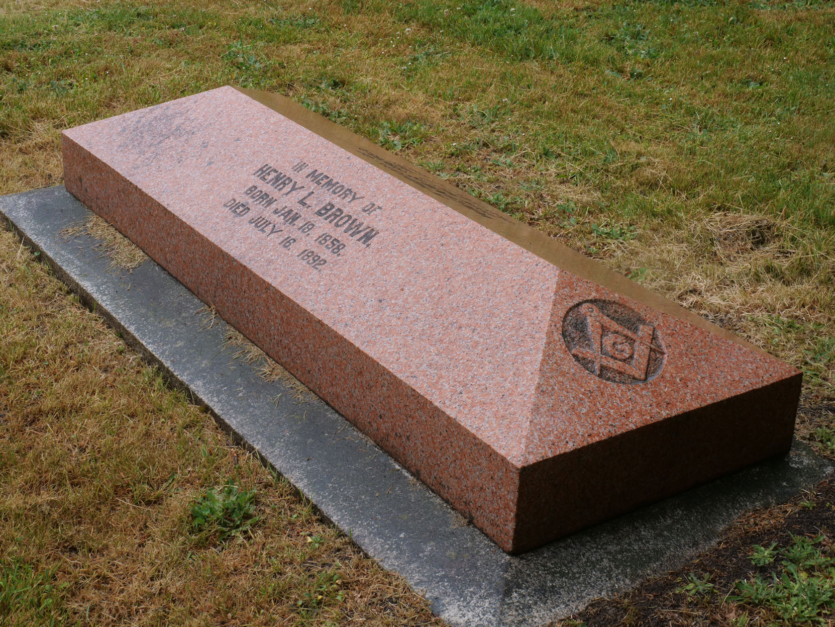 The grave of Henry Letson Brown & William Robie Brown, who died of smallpox during the smallpox outbreak of 1892. Ross Bay Cemetery, Victoria, B.C. [ photo: Vancouver & Quadra Lodge No. 2 Historian]