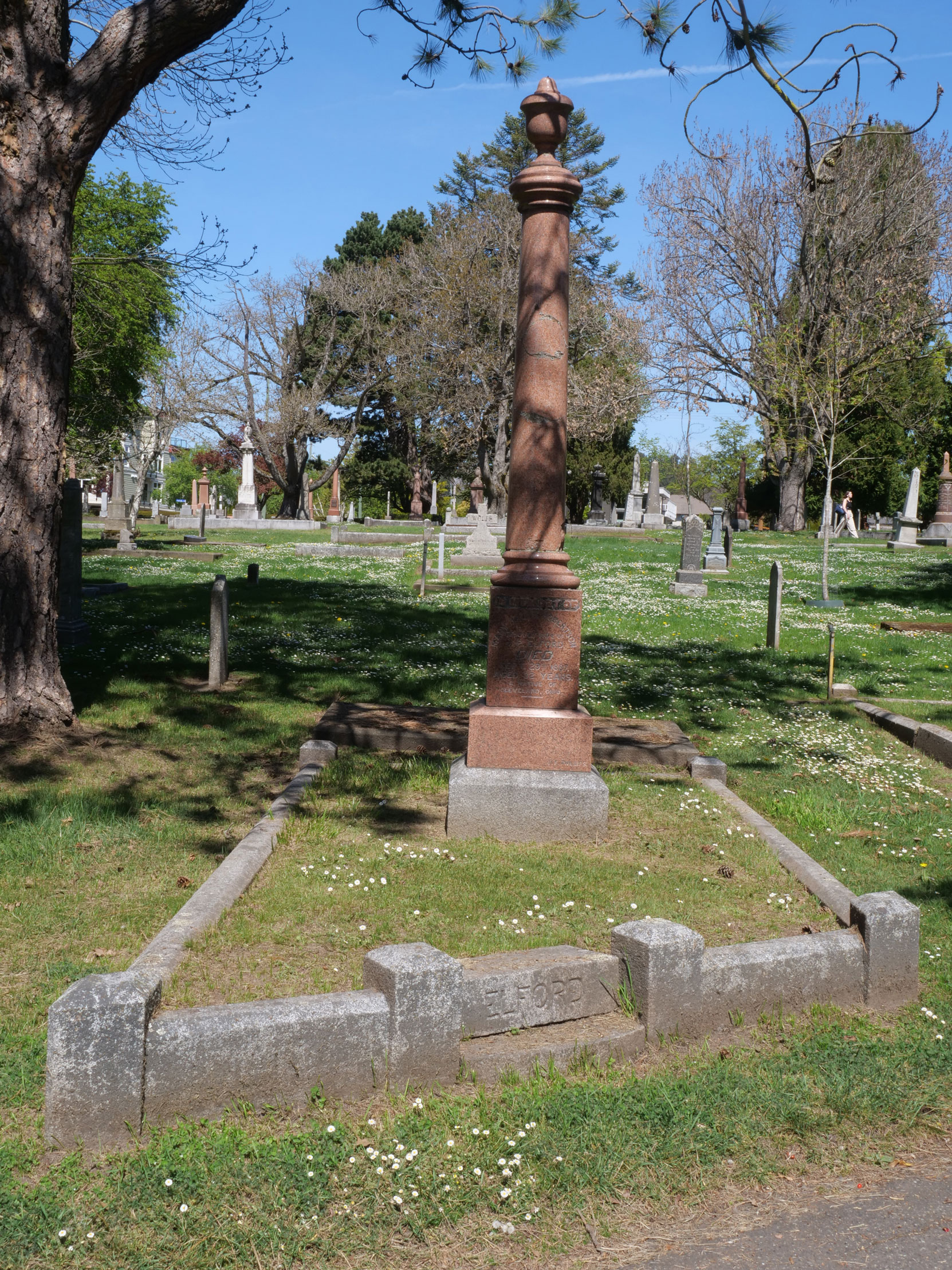 The grave of John Pitcairn Elford in Ross Bay Cemetery, Victoria, B.C. [photo: Vancouver & Quadra Lodge No. 2 Historian]