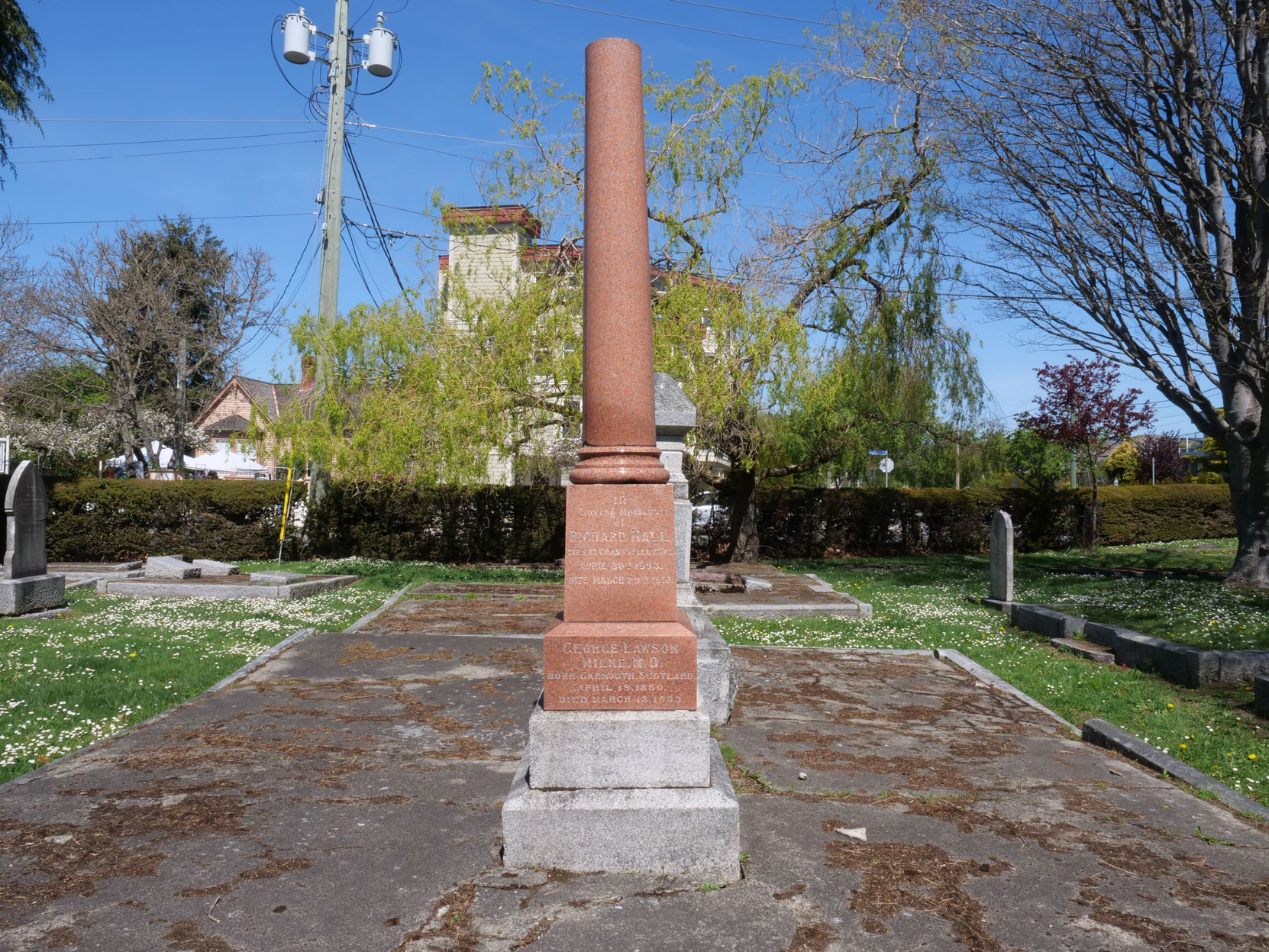 The grave of Richard Hall (1853-1918) and Dr. George Lawson Milne (1850-1933) in Ross Bay Cemetery, Victoria, B.C. [photo: Vancouver & Quadra Lodge No. 2 Historian]