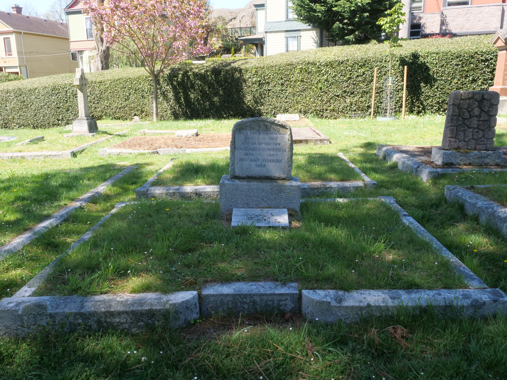 The grave of Sir Richard McBride in Ross Bay Cemetery, Victoria, B.C. [photo: Vancouver & Quadra Lodge No. 2 Historian]