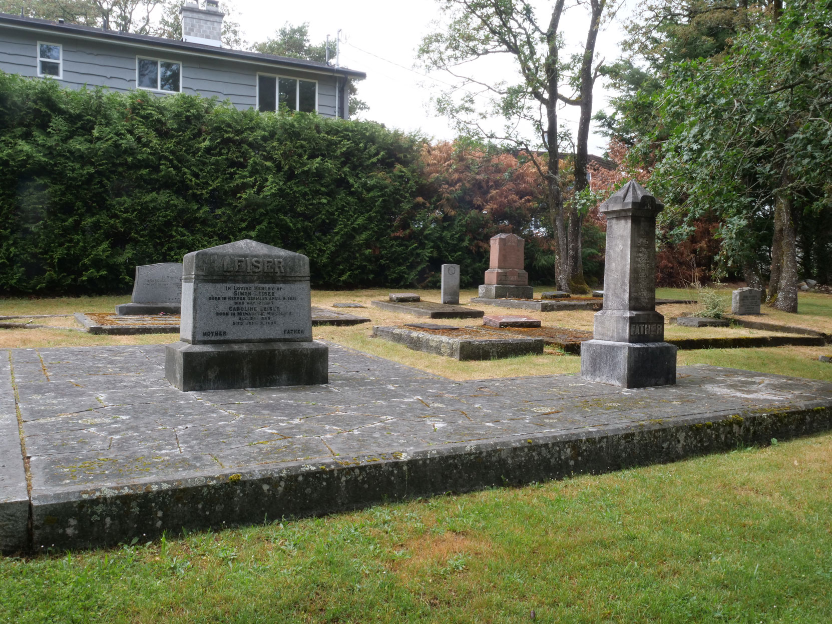 Simon Leiser family grave in the Victoria Jewish Cemetery, Victoria, B.C. [photo: Mark Anderson]