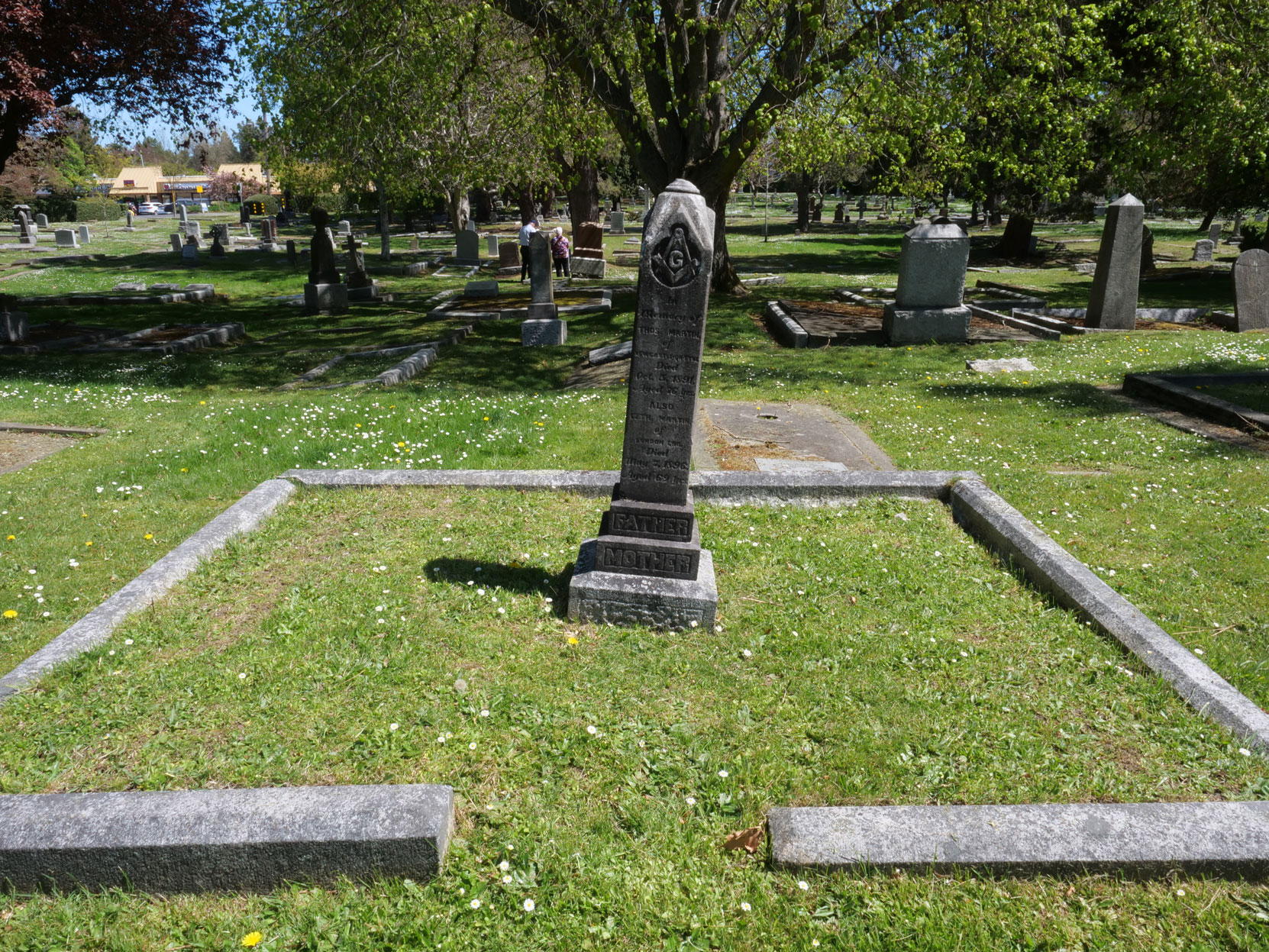 The grave of Thomas Martin (died 1891) in Ross Bay Cemetery, Victoria, B.C. [photo: Vancouver & Quadra Lodge No. 2 Historian]