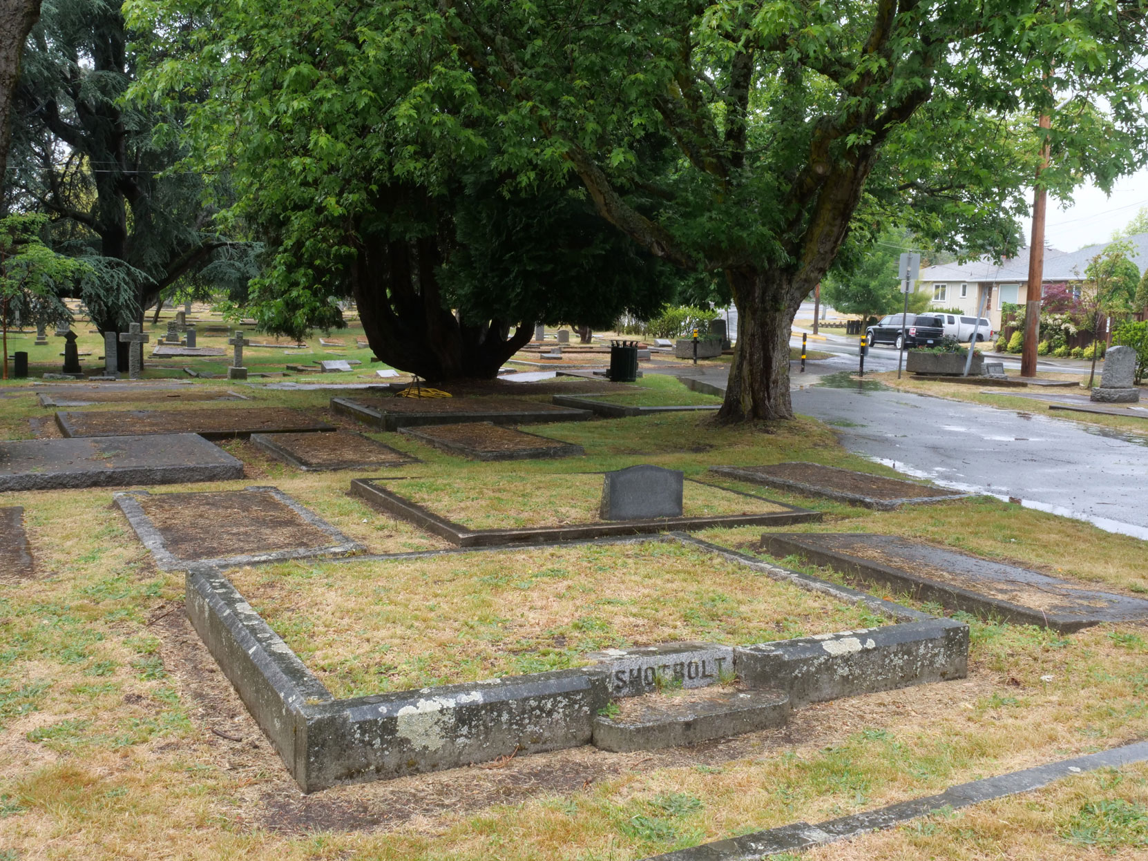 The grave of Thomas Shotbolt (1842-1922) in Ross Bay Cemetery, Victoria, B.C. [photo: Vancouver & Quadra Lodge No. 2 Historian]