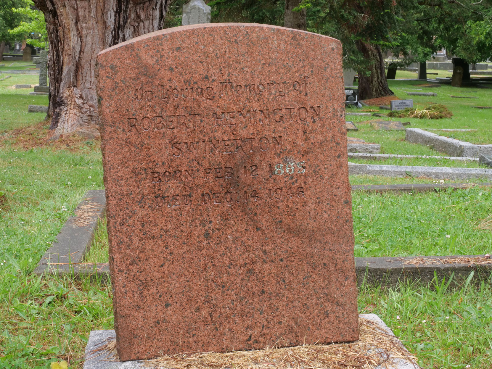 The grave of Robert Hemington Swinerton (1865-1946) in Ross Bay Cemetery, Victoria, B.C. [photo: Vancouver & Quadra Lodge No. 2 Historian]