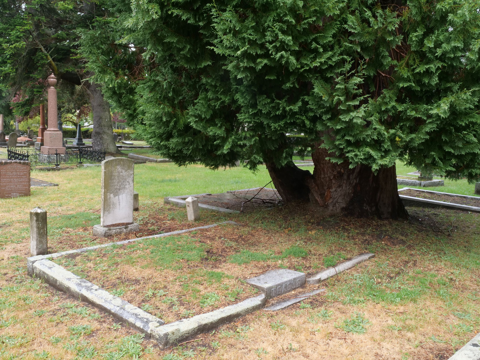 The grave of John Teague (1833-1902) in Ross Bay Cemetery, Victoria, B.C. [photo: Vancouver & Quadra Lodge No. 2 Historian]