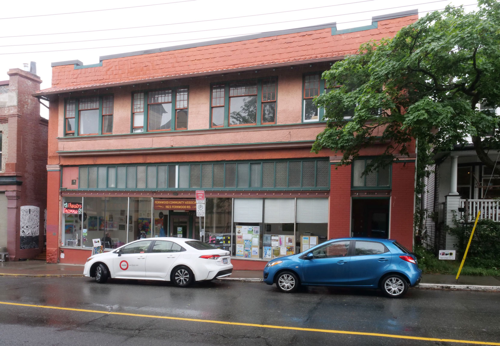 1923 Fernwood Road, built in in 1909 with major renovations in 1913, by the Parfitt Brothers, who were members of Victoria Masonic Lodges [photo: Vancouver & Quadra Lodge No. 2 Historian]