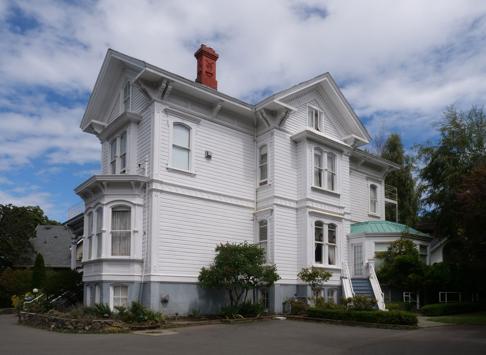 1501 Fort Street, built in 1885 for david William Higgins, a member of Victoria-Columbia Lodge No. 1 [photo: Vancouver & Quadra Lodge No.2 Historian]