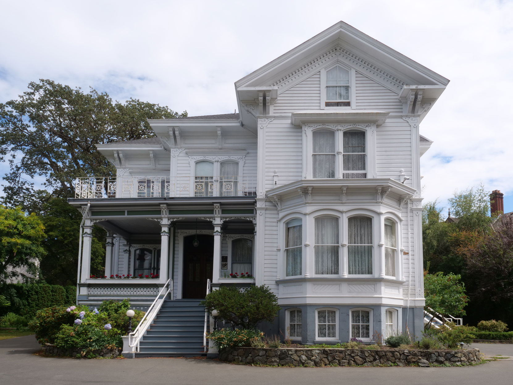 1501 Fort Street, built in 1885 for david William Higgins, a member of Victoria-Columbia Lodge No. 1 [photo: Vancouver & Quadra Lodge No.2 Historian]