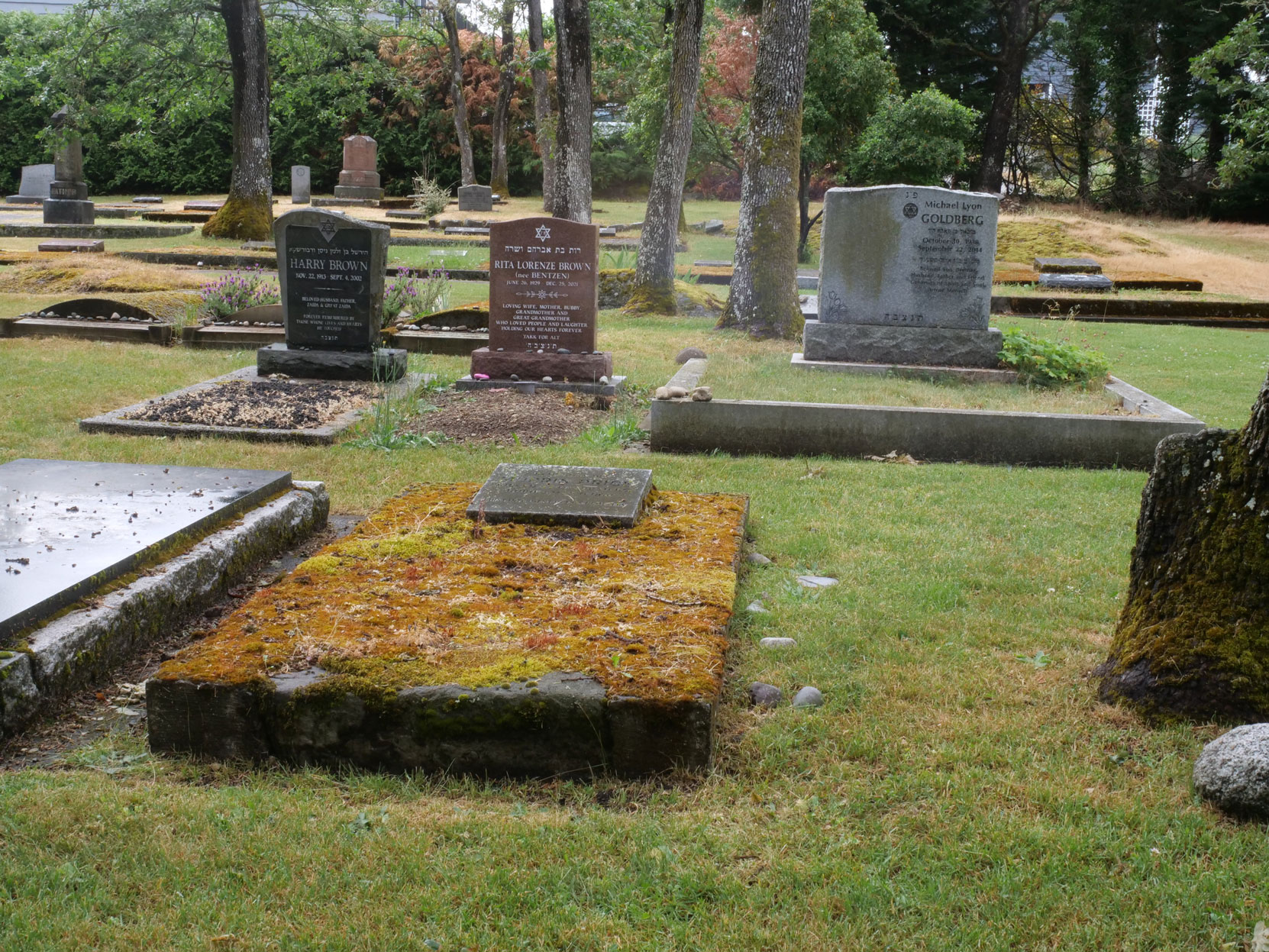 The grave of Morris Price (died 1861), the first in interment in Victoria Jewish Cemetery. [photo: Vancouver & Quadra Lodge No. 2 Historian]