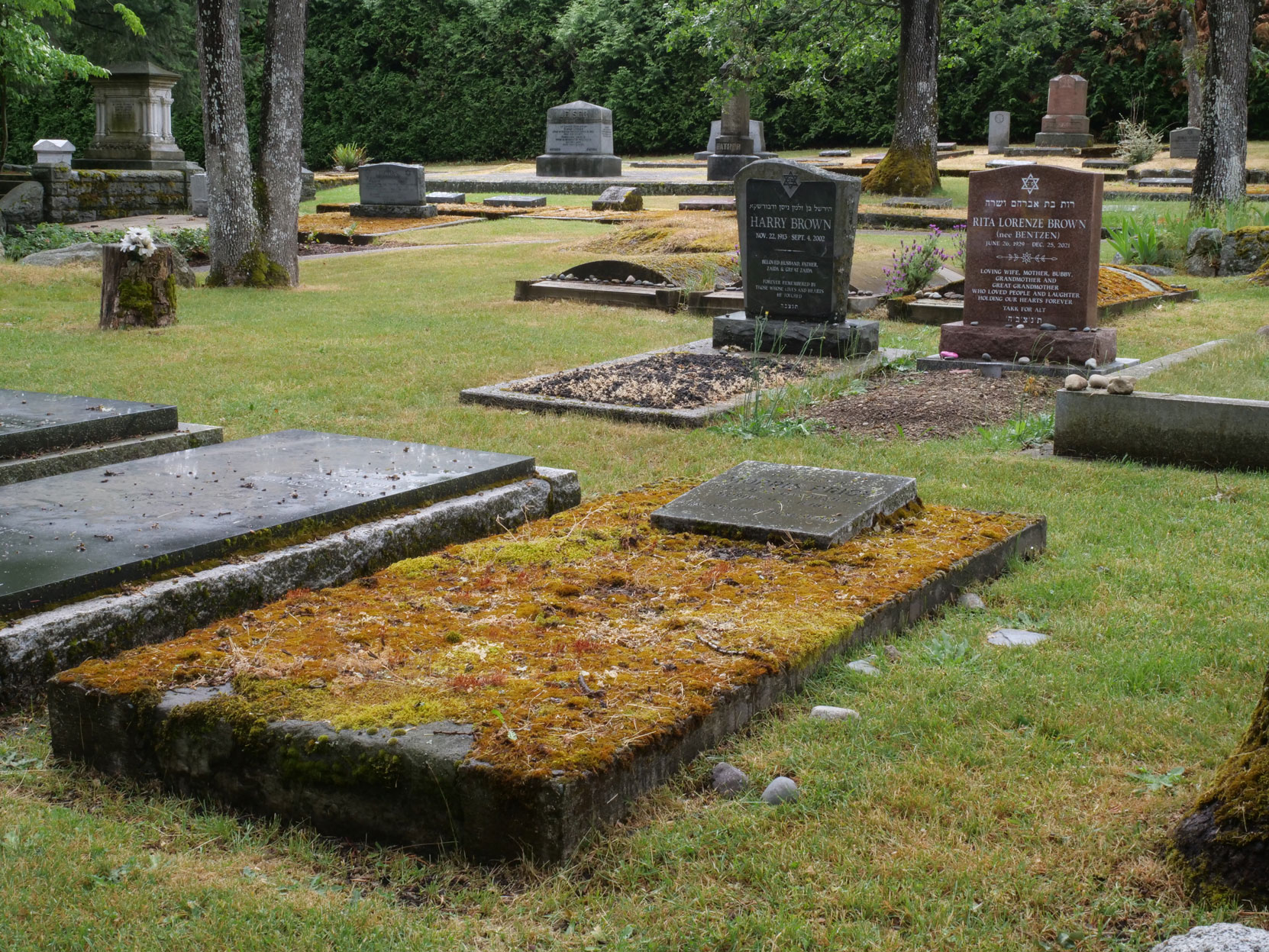 The grave of Morris Price (died 1861), the first in interment in Victoria Jewish Cemetery. [photo: Vancouver & Quadra Lodge No. 2 Historian]