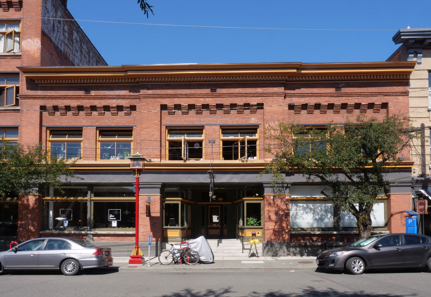 536 Herald Street, built circa 1909 for the B. Wilson Co., a company controlled by Richard Biggerstaff Wilson, a member of Vancouver & Quadra Lodge No. 2 [photo: Mark Anderson]