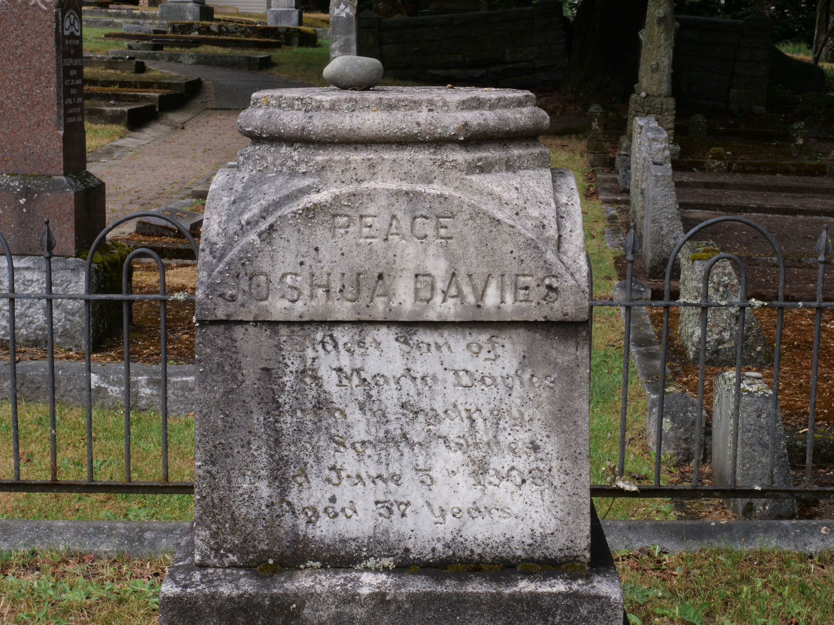 The grave of Joshua Philip Davies and Judah Philip Davies in the Victoria Jewish Cemetery [photo: Mark Anderson]