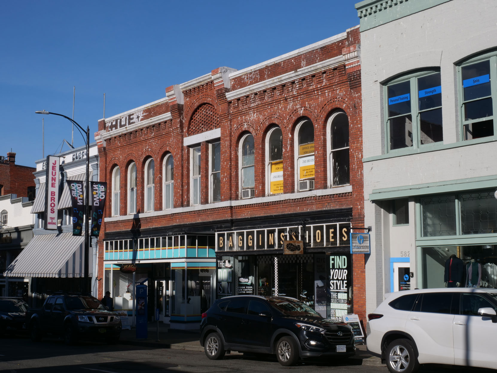 574-580 Johnson Street was built in 1899 by architect Thomas Hooper for D.E. Campbell and Alexander Gilmore McCandless, a member of Victoria-Columbia Lodge No. 1 [photo: Mark Anderson]