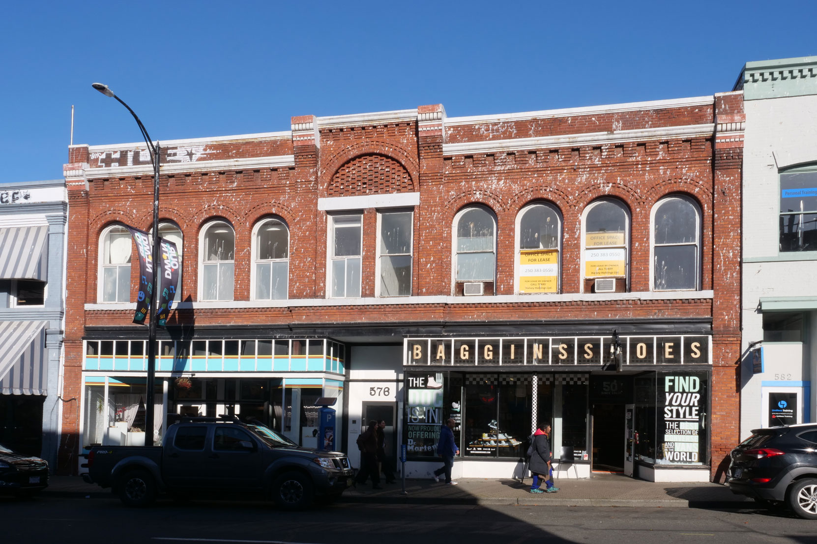 574-580 Johnson Street was built in 1899 by architect Thomas Hooper for D.E. Campbell and Alexander Gilmore McCandless, a member of Victoria-Columbia Lodge No. 1 [photo: Mark Anderson]